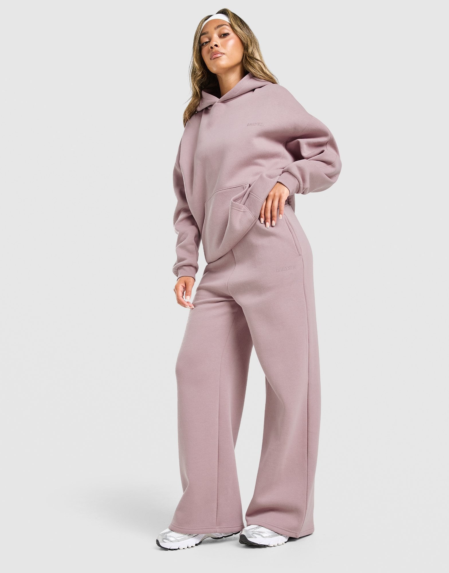 DAILYSZN Toasted Wide Leg Jogginghose