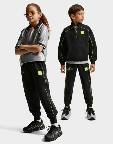 Nike OLDER KIDS' FLEECE