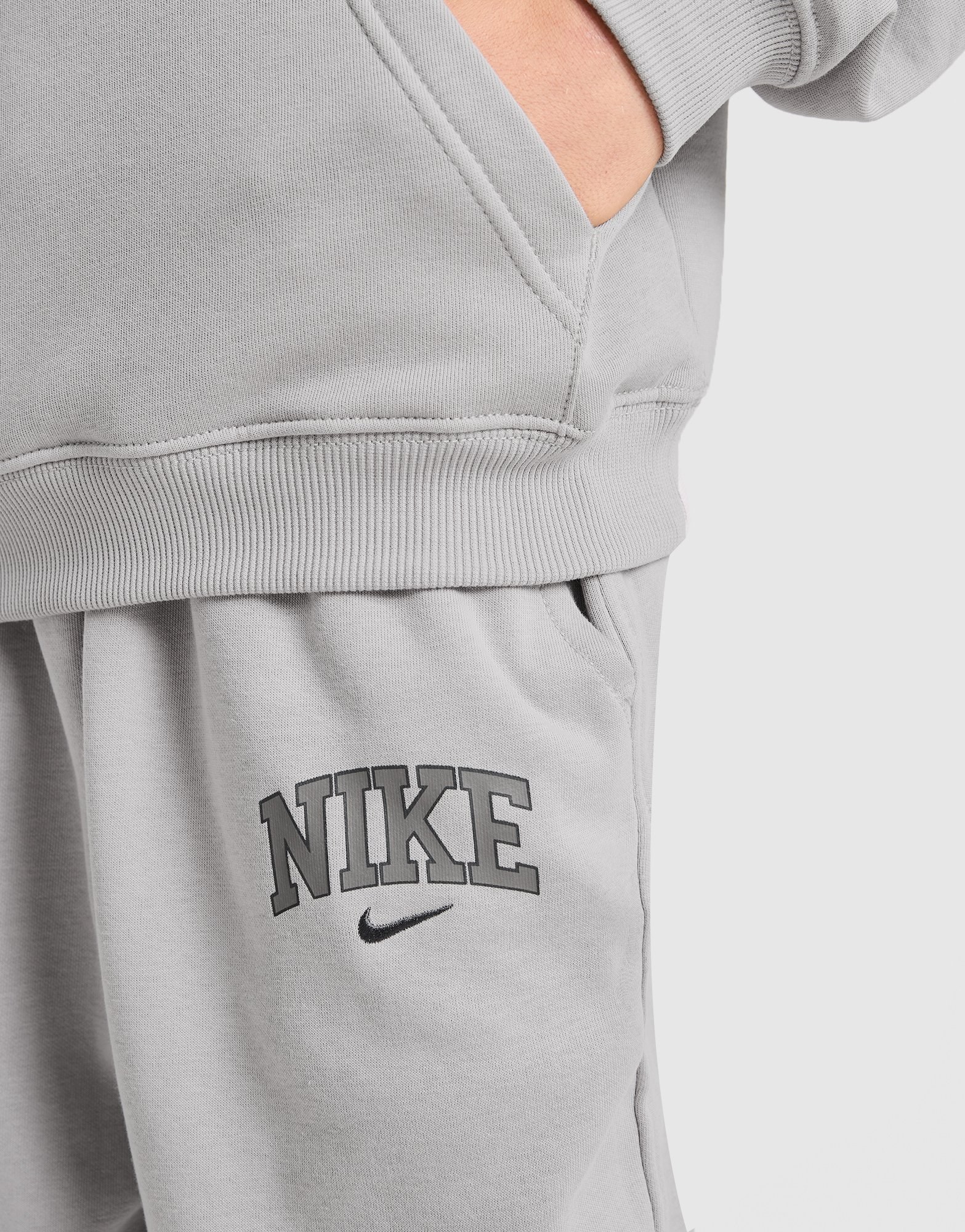 Nike Varsity Graphic Jogginghose Kinder