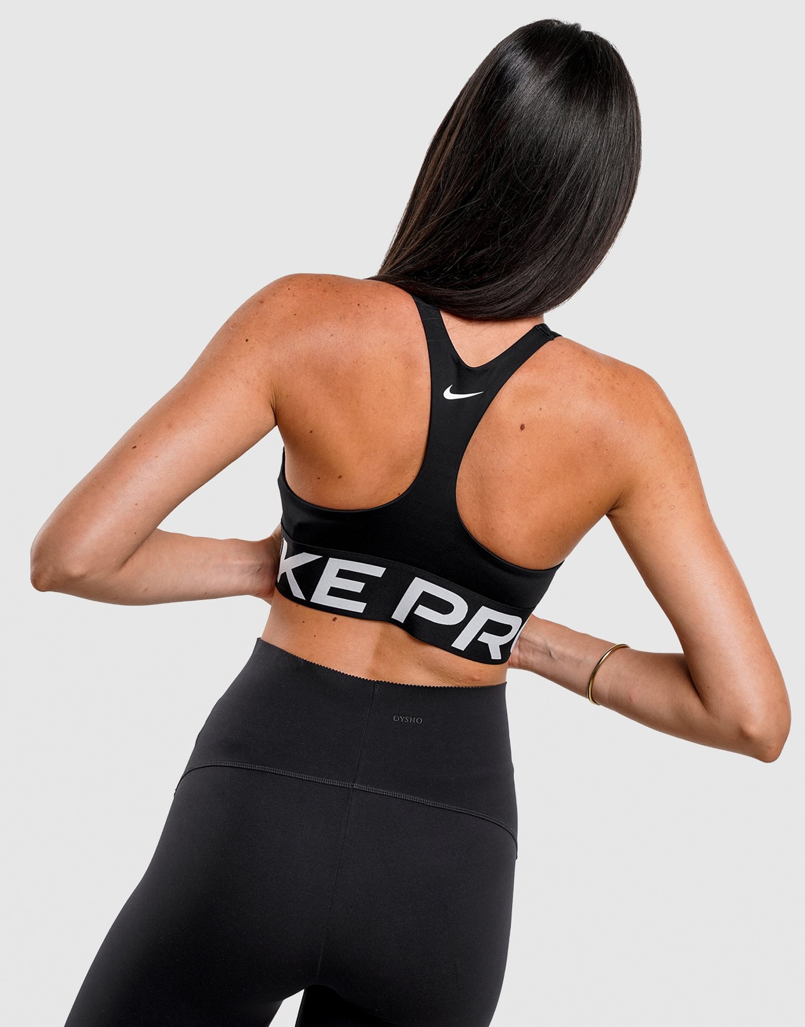 Nike WOMEN'S MEDIUM-SUPPORT