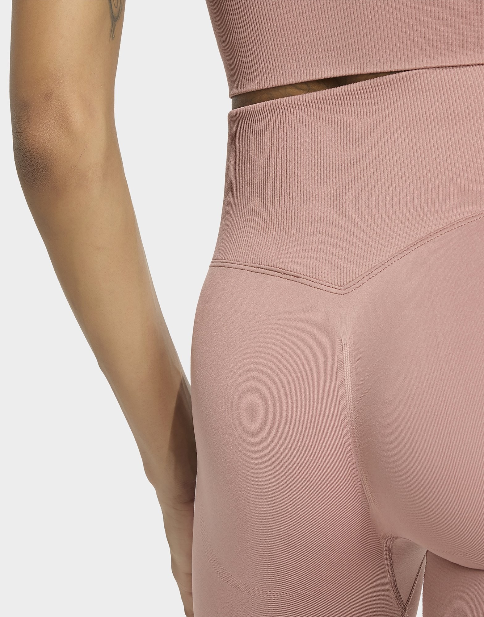 adidas Essentials 3 Stripes Seamless Shorts 5 Inch