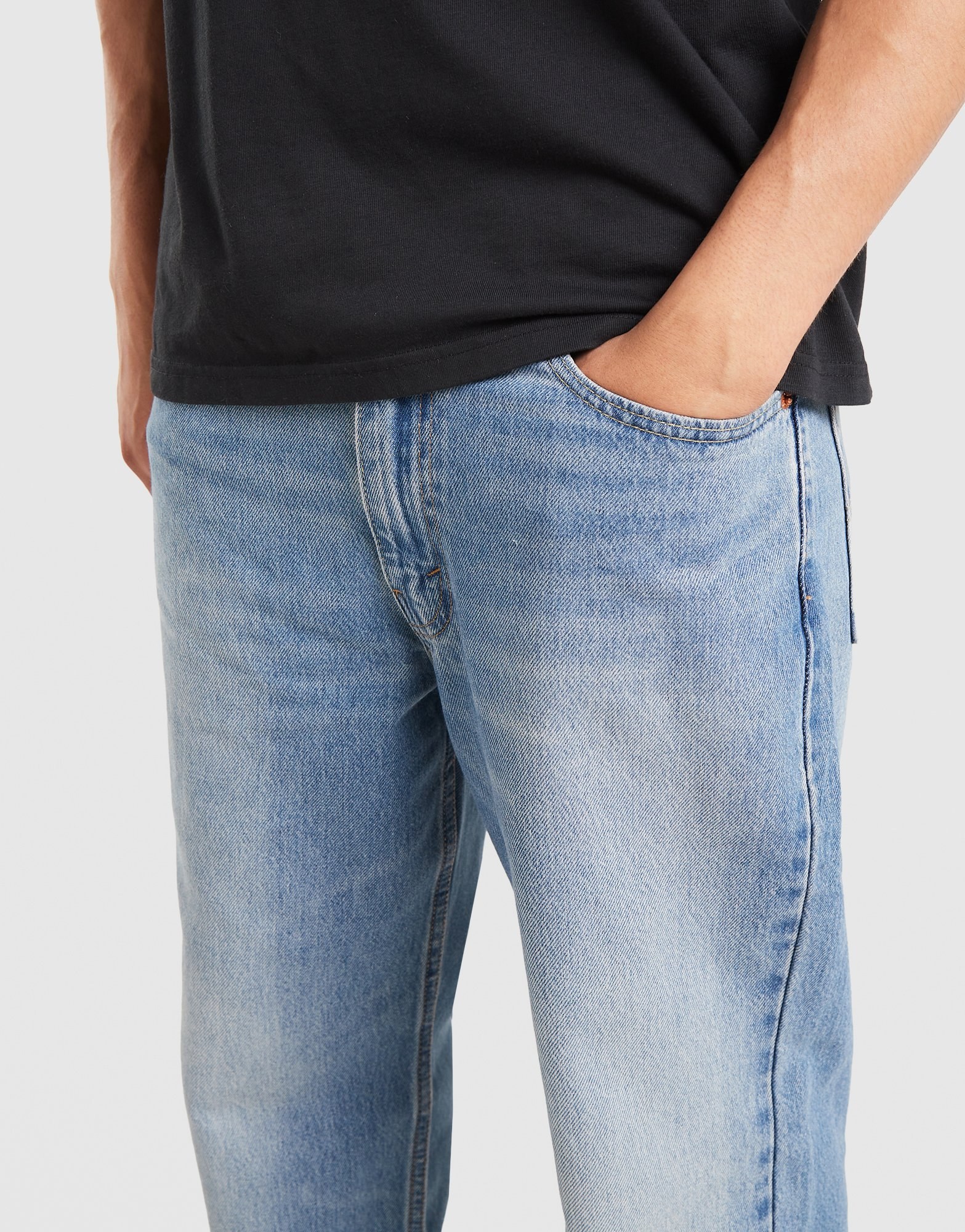 LEVI'S 565 Relaxed Straight Leg Jeans