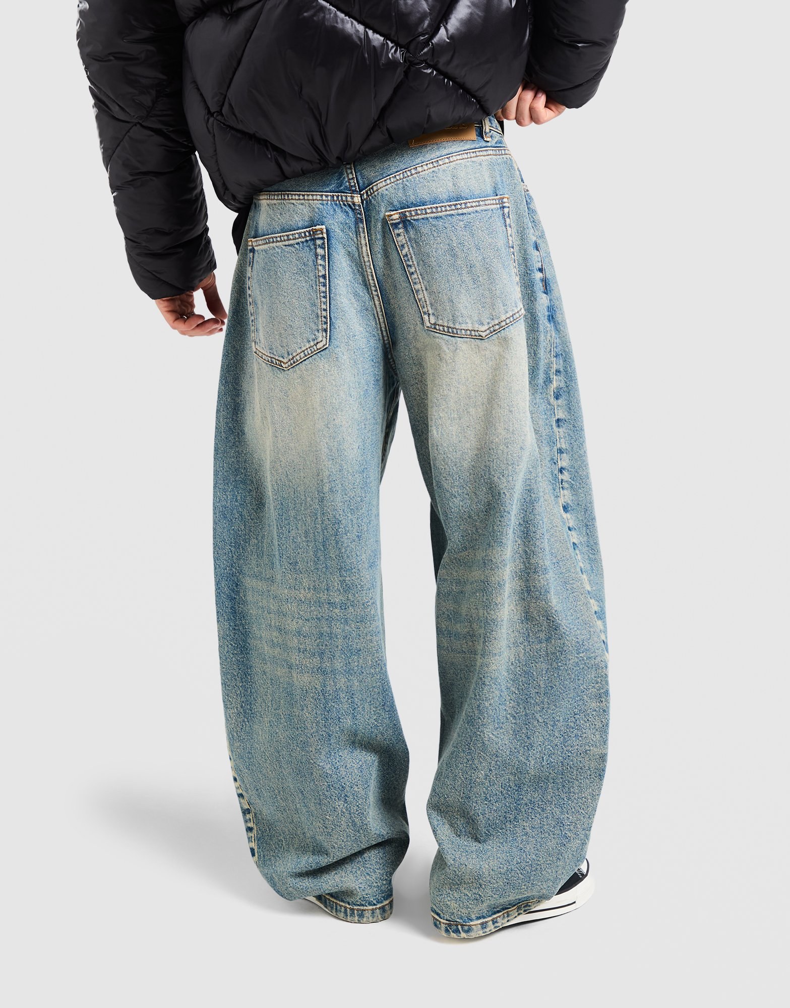 Unlike Humans Barrel Jeans