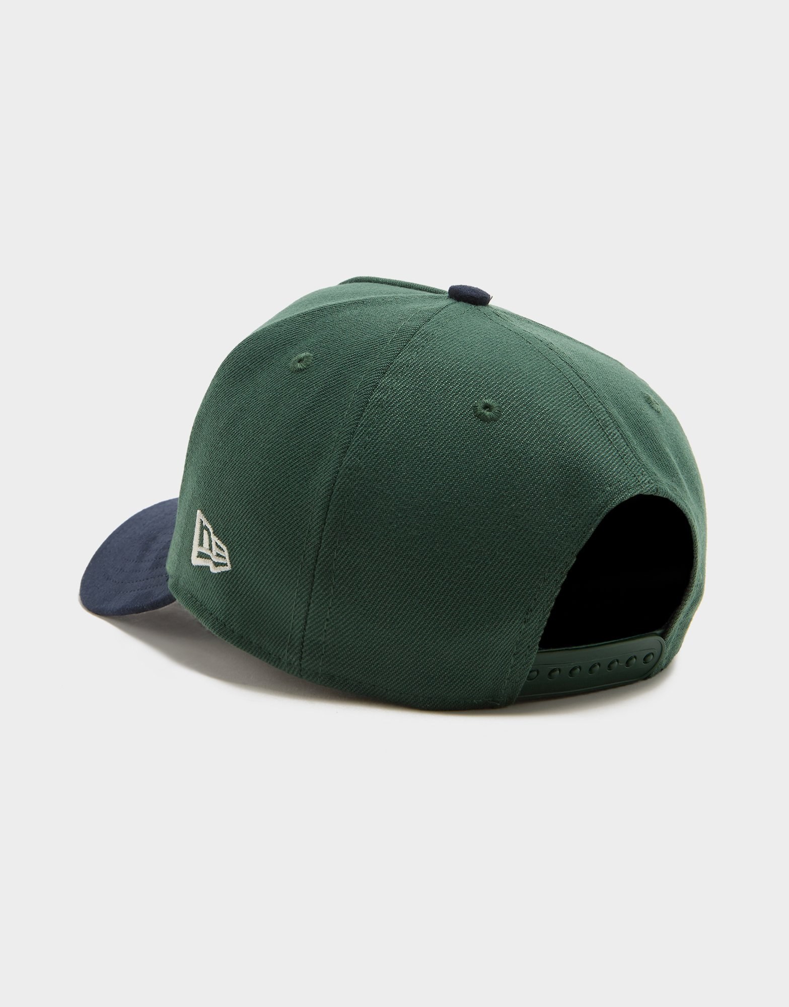 New Era MLB New York Yankees Faux Suede 9FORTY E-Frame Cap