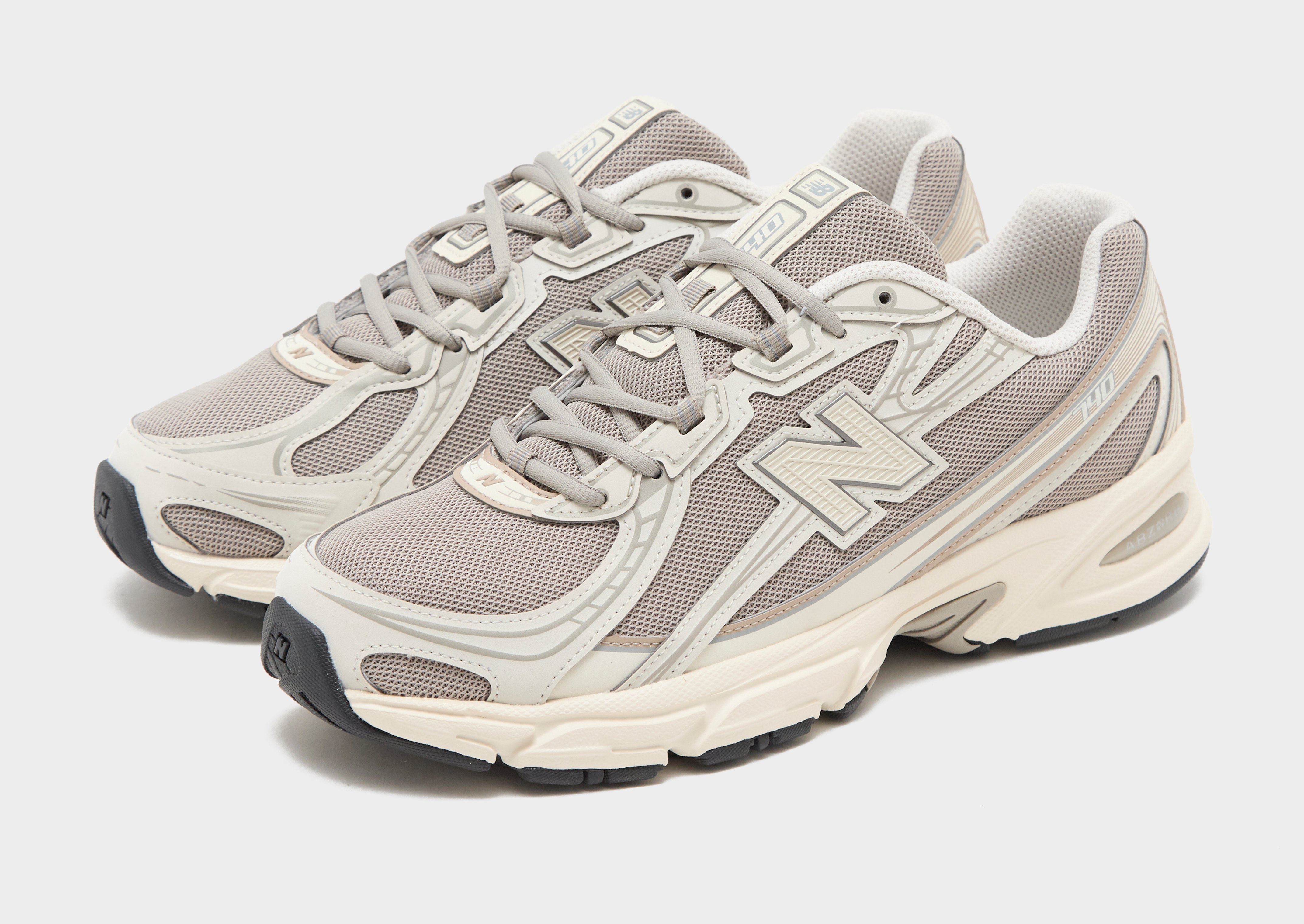 New Balance 740
